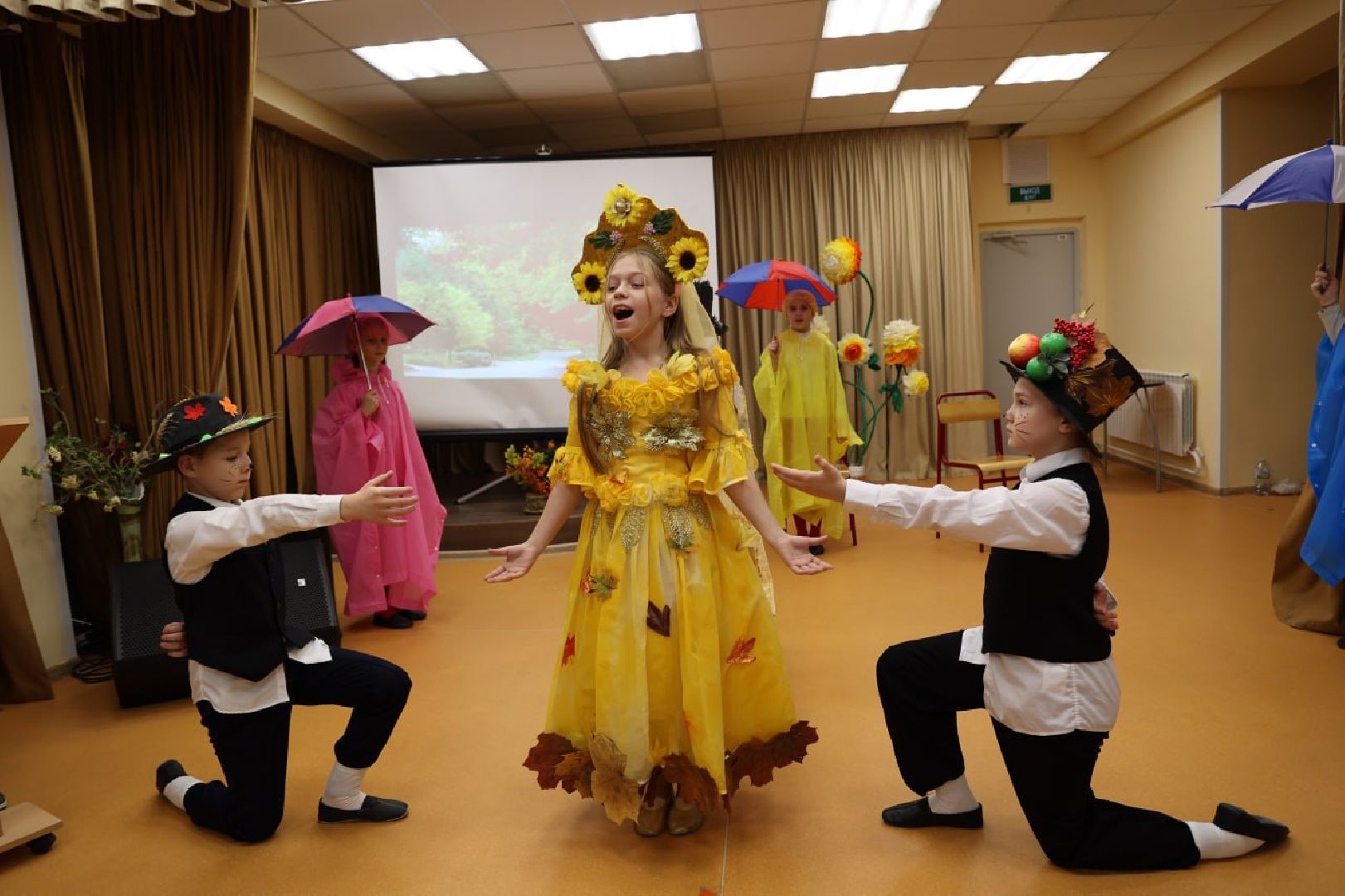 Волоколамск, Дефиле костюмов, Краски осени,