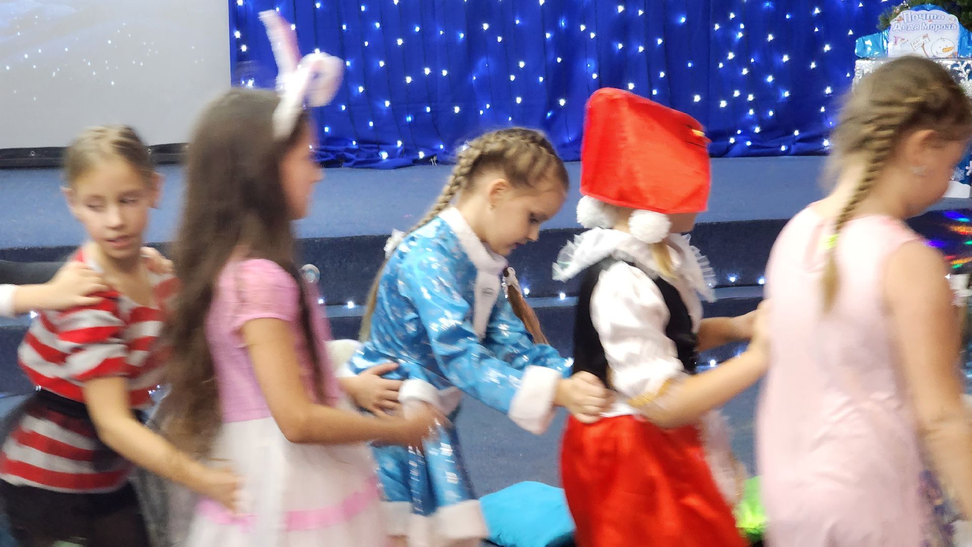 Егорьевск, ДК, Конина, Студия, Волшебница, танцы, песни, стихи, дети, Дед Мороз, Дедушка Мороз,