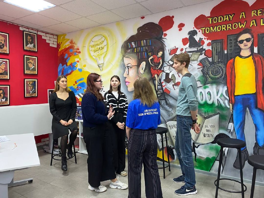 Павловский Посад, общество