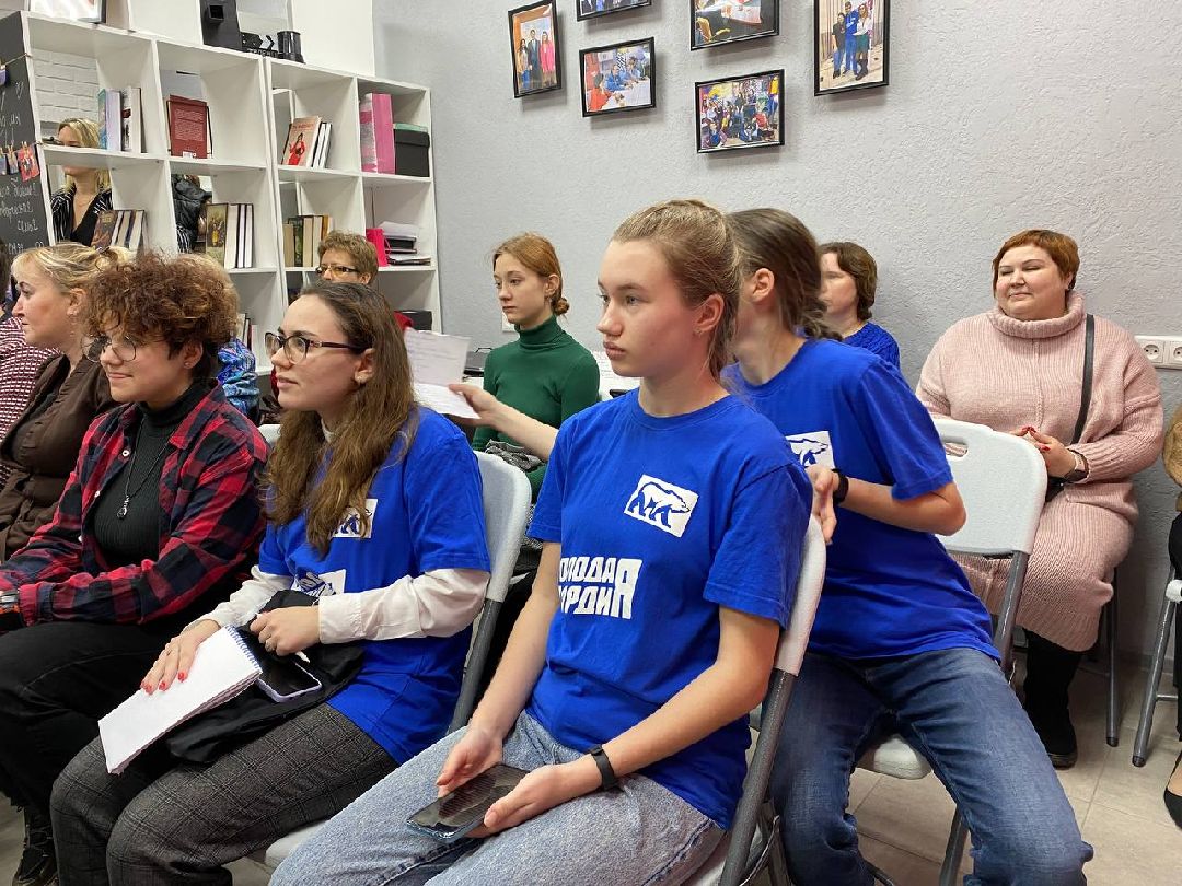 Павловский Посад, общество