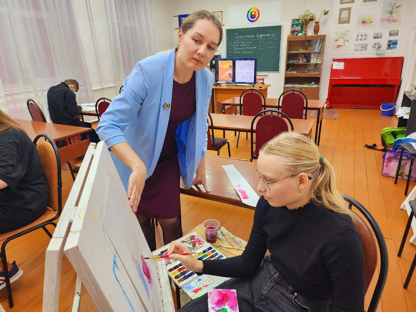 шатура, дмитровский погост, школа искусств, выставка картин, день мамы, городской округ культура, картины,