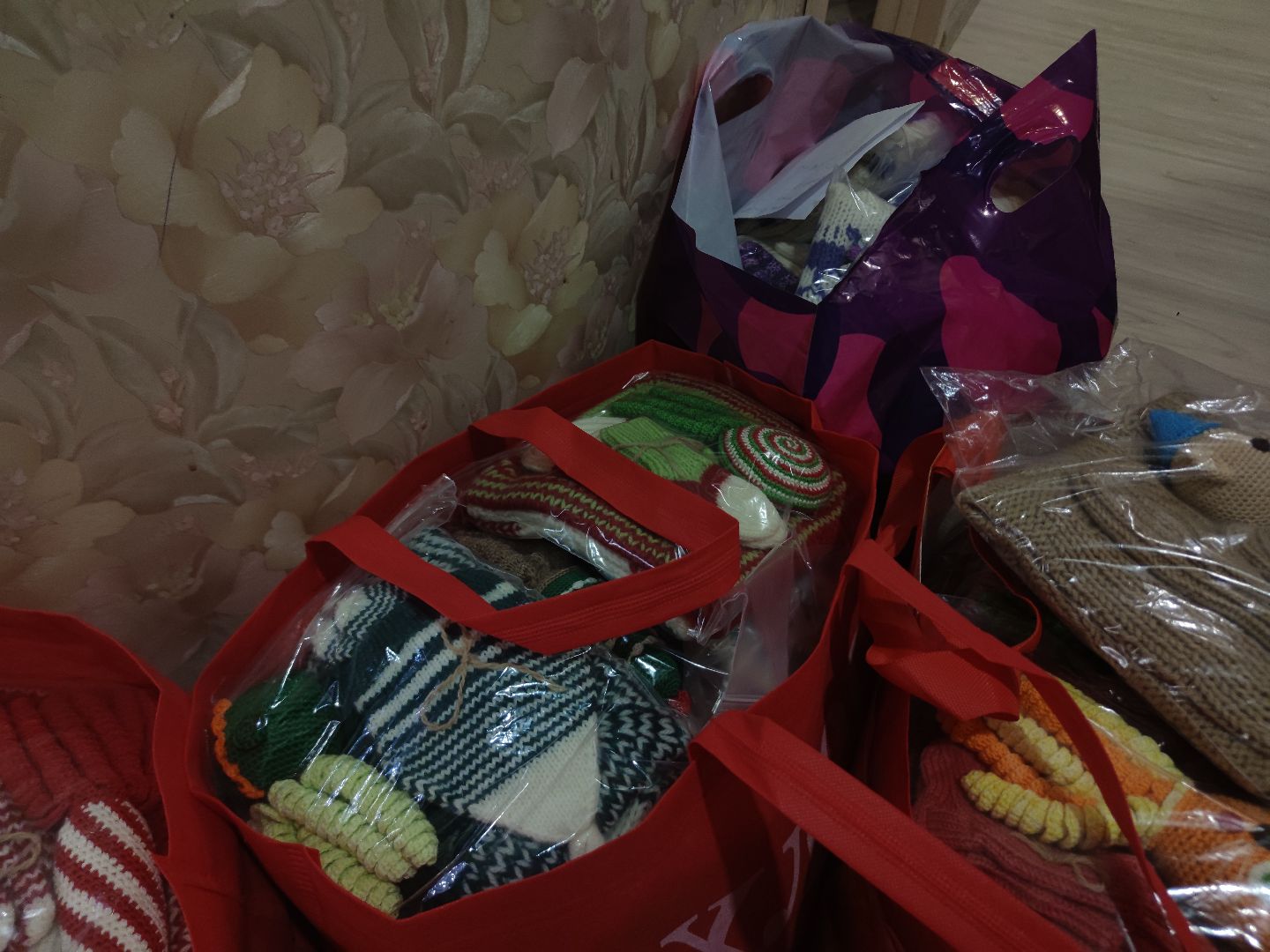 28 петель, недоношенные дети, Международный день недоношенного ребенка, Вязание, вязание для недоношенных, Вязание спицами, вязание крючком, Дубна, Щелково, Щелковский перинатальный центр,