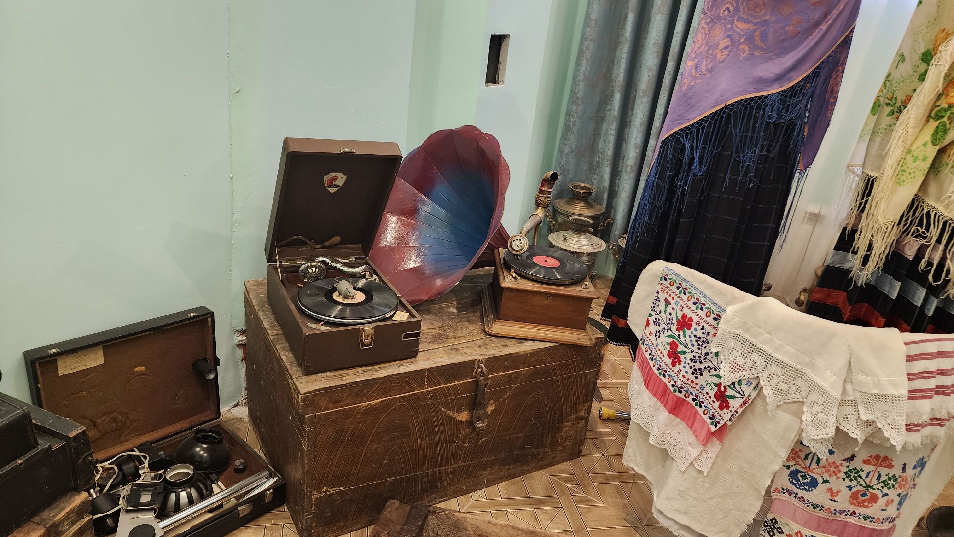 Подмосковье, Городской округ Пушкинский, Ивантеевка, Музей Самоваров, музей, история, старинные вещи,