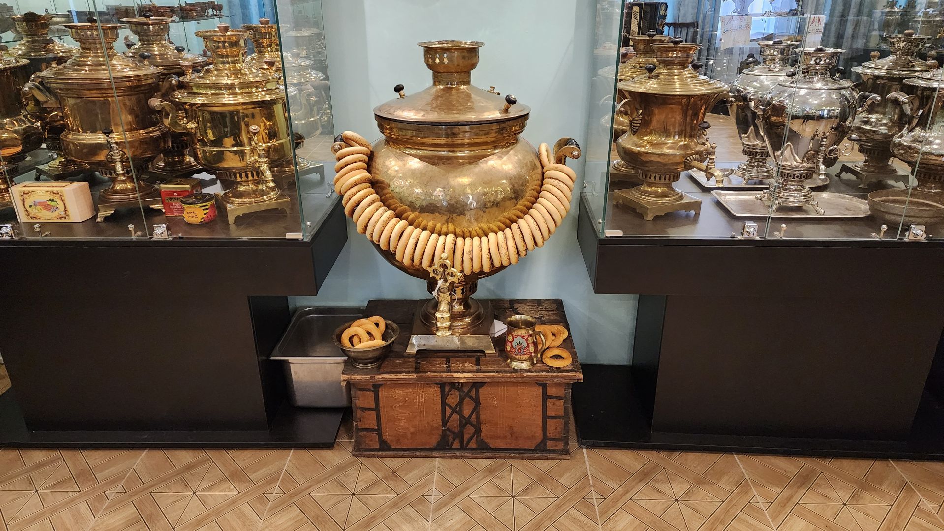 Подмосковье, Городской округ Пушкинский, Ивантеевка, Музей Самоваров, музей, история, старинные вещи,