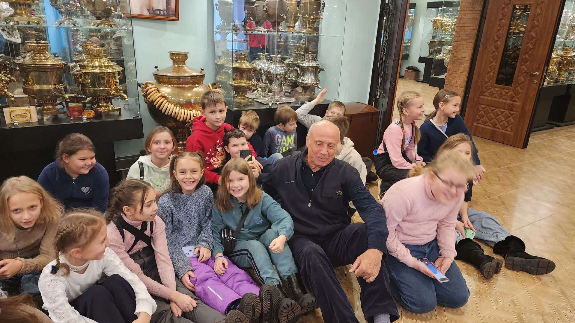 Подмосковье, Городской округ Пушкинский, Ивантеевка, Музей Самоваров, музей, история, старинные вещи,