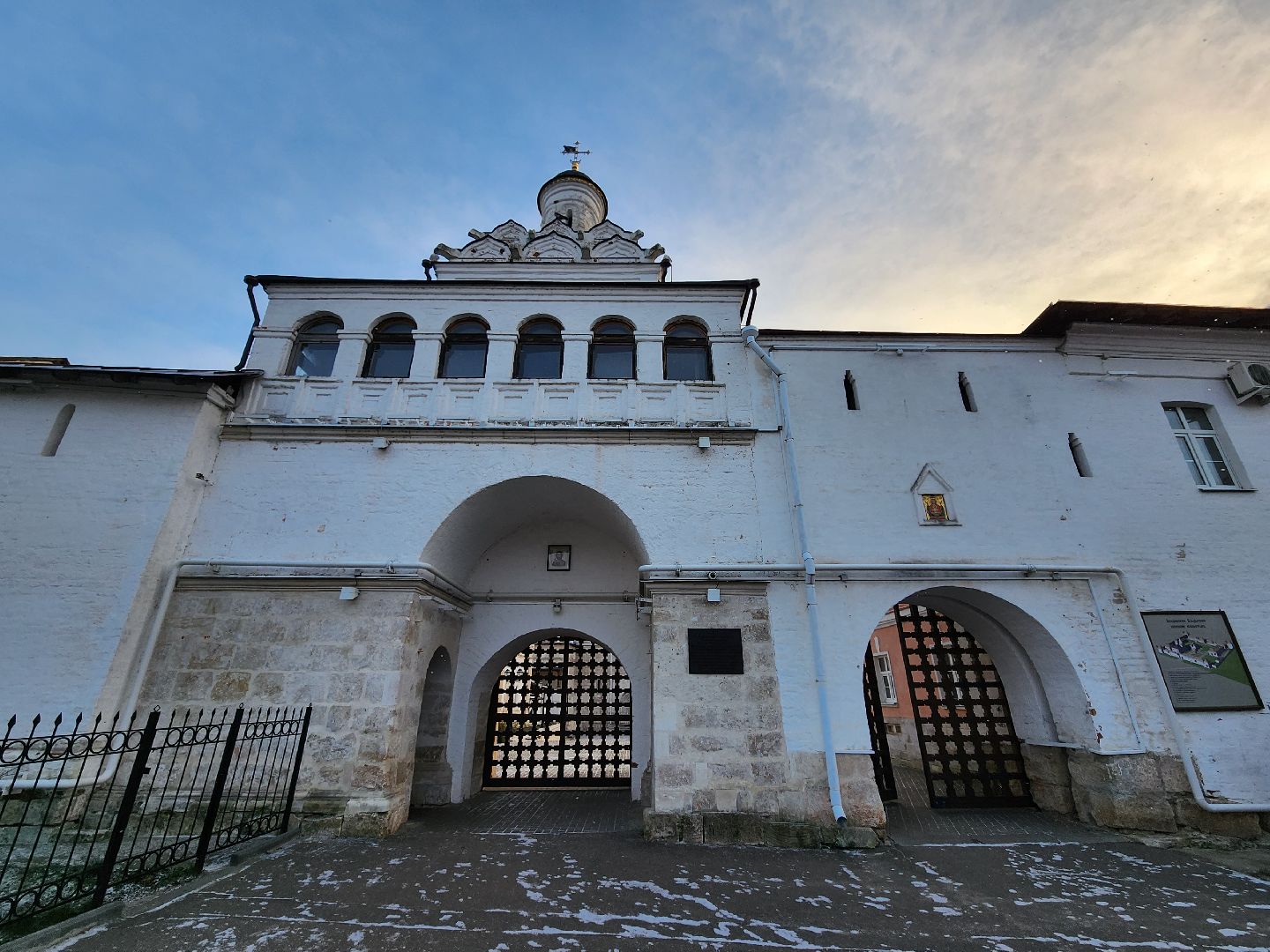 серпухов, подмосковье, женский монастырь, подготовка к зиме,