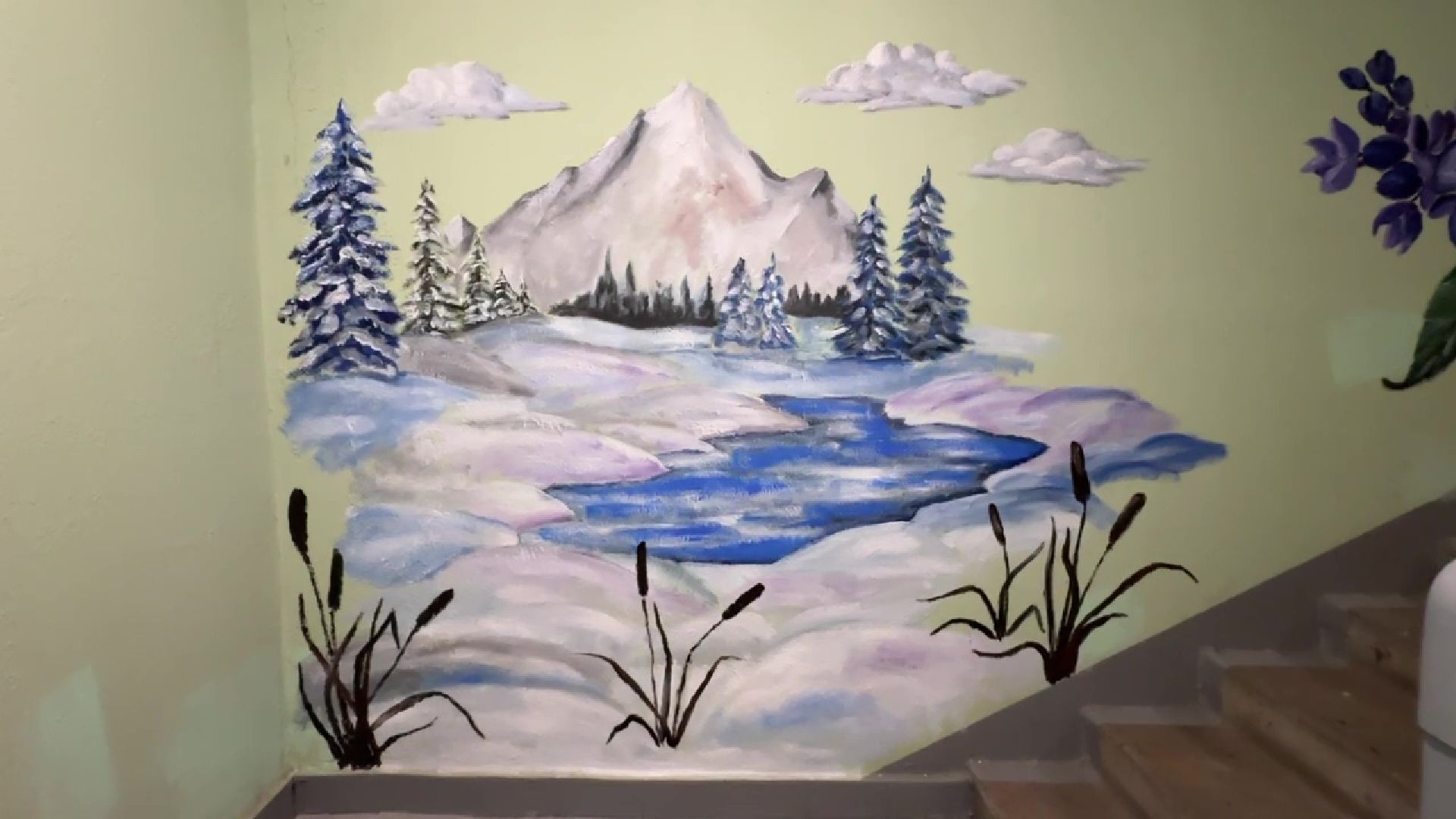 Реутов, подъезд, стены, рисунки, звери, цветы,