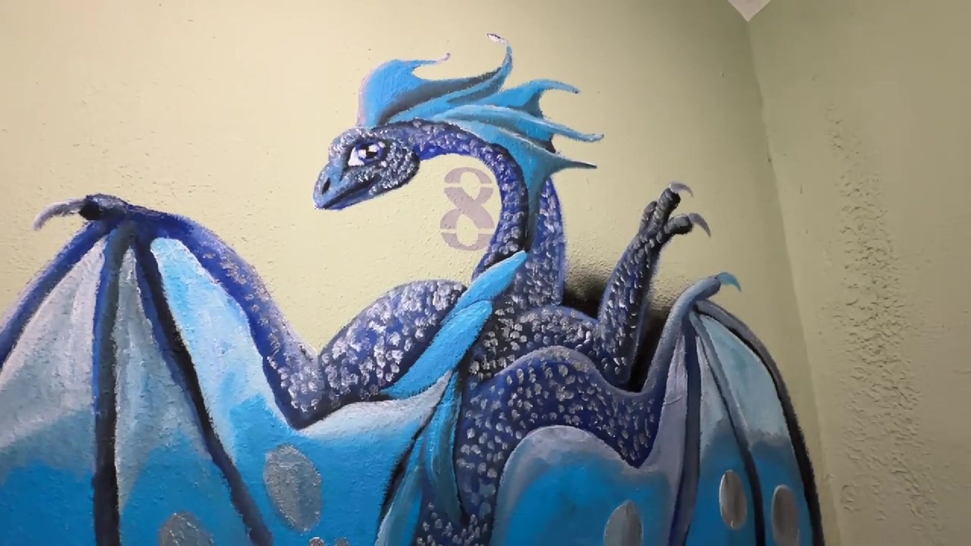 Реутов, подъезд, стены, рисунки, звери, цветы,