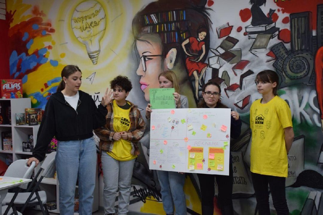 Павловский Посад, общество