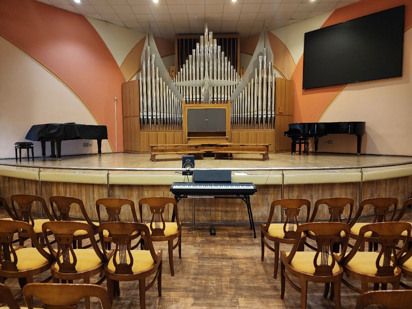 Школа, музыкальная школа, музыкальные инструменты, культура,