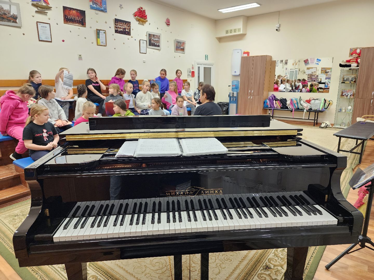 Школа, музыкальная школа, музыкальные инструменты, культура,