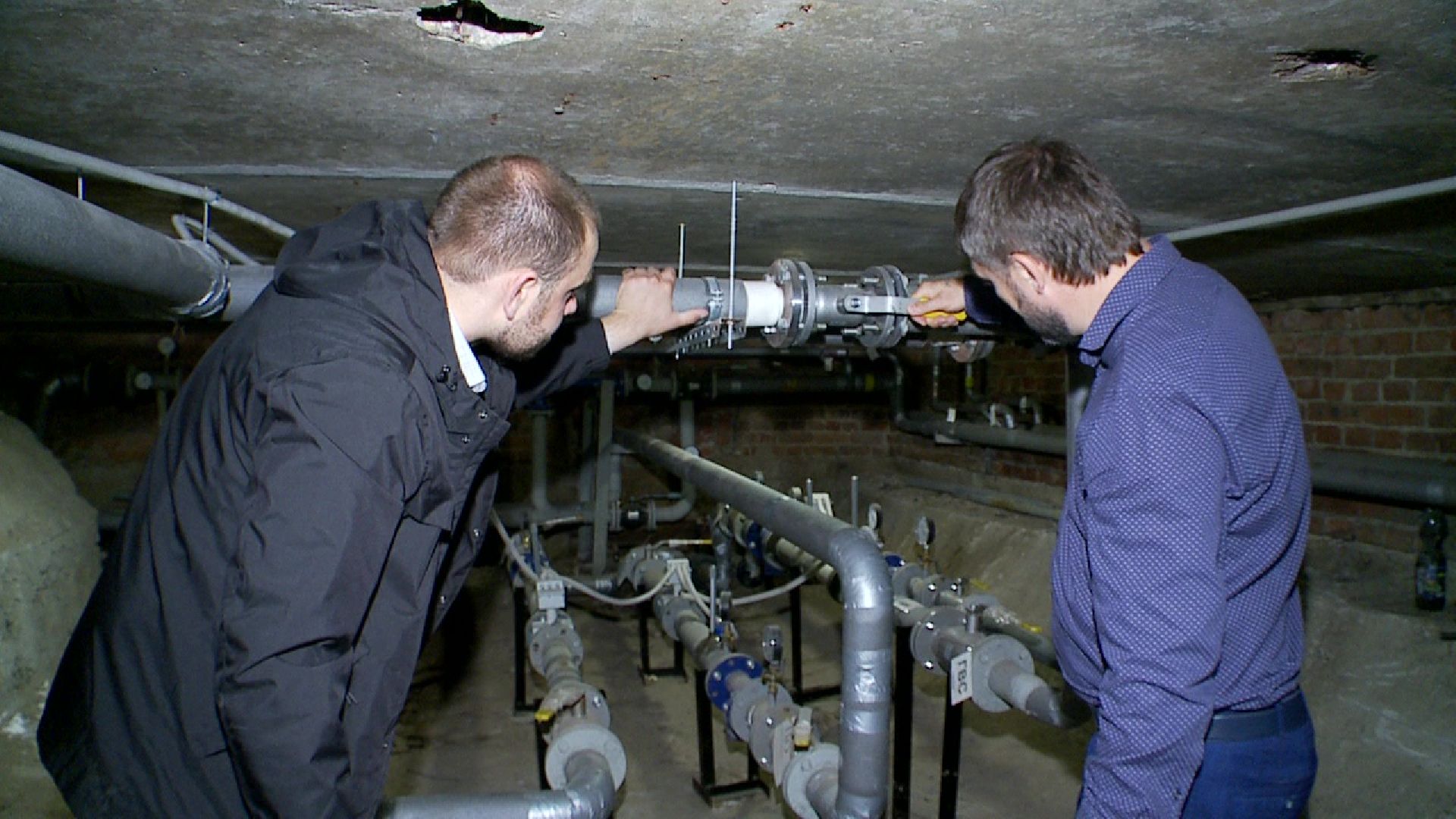 Реутов, ЖКХ, вакансии, электрогазосварщик, консьерж, тракторист, плотник, есть работа,