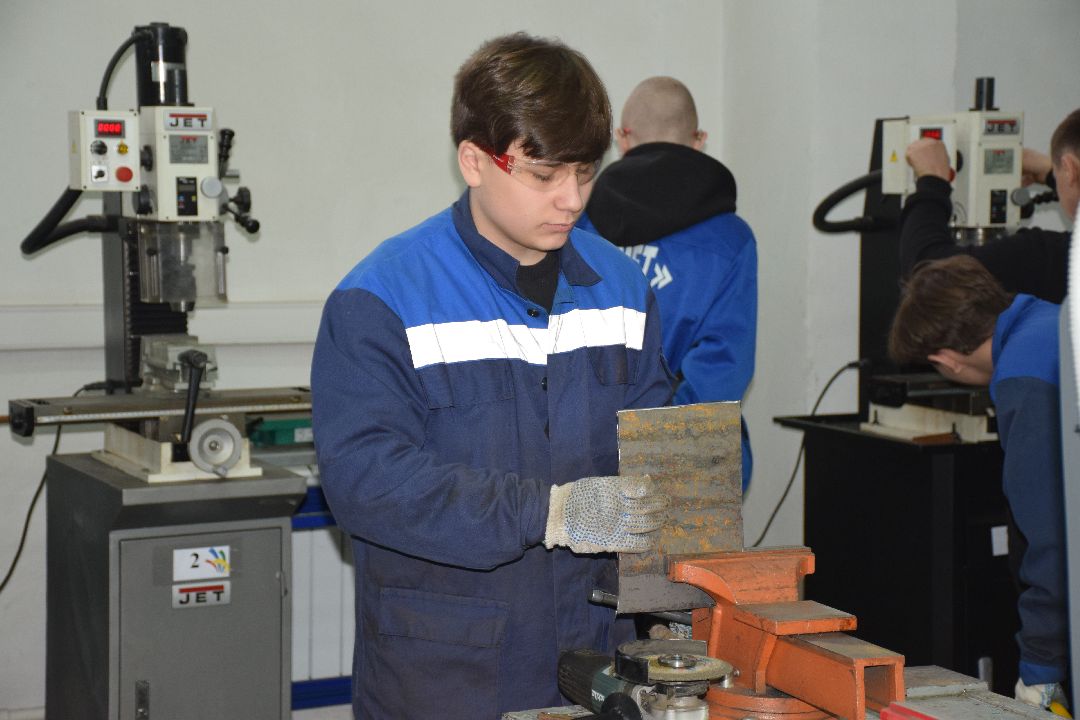 Павловский Посад, общество