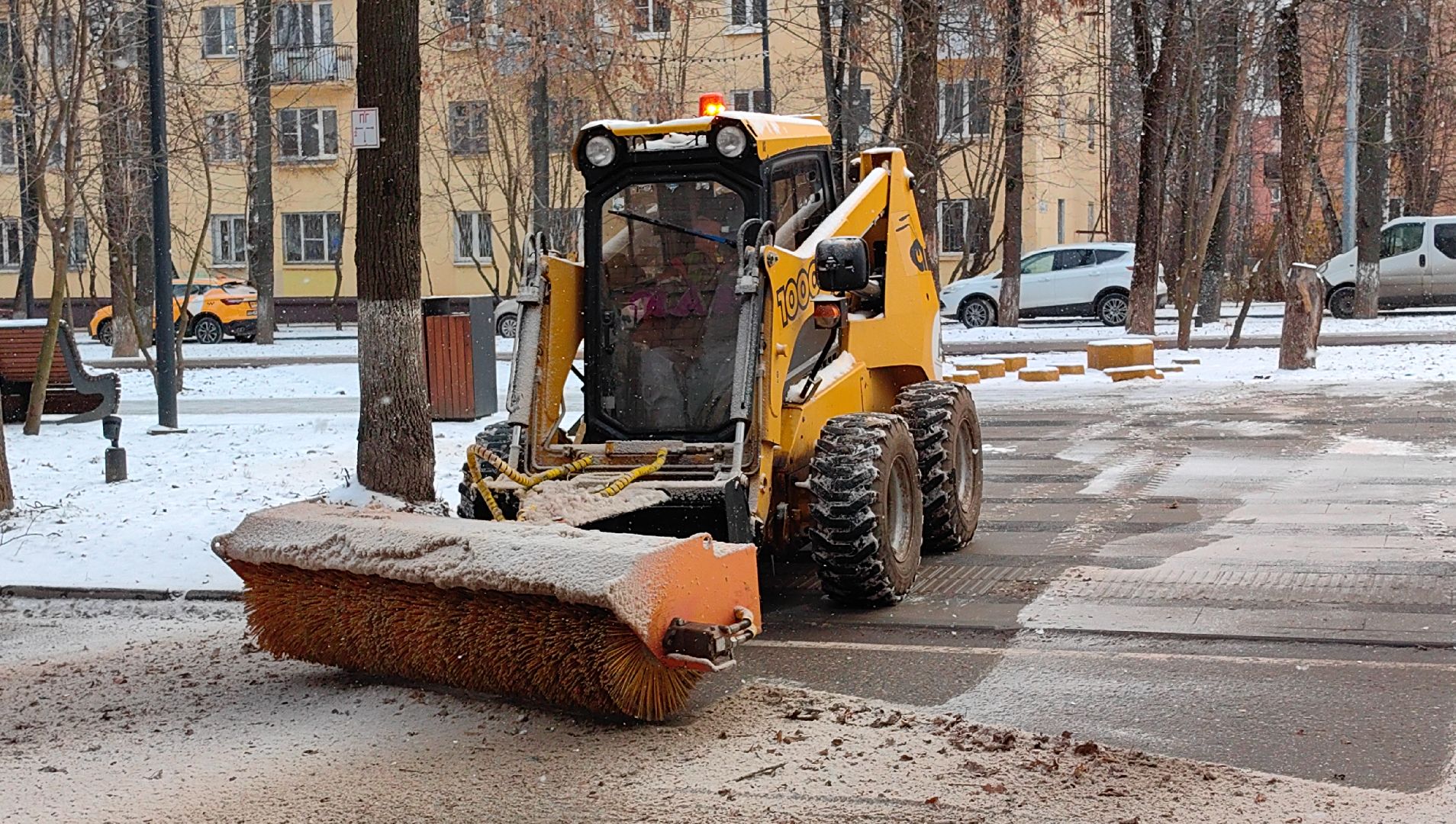 снег, уборка, коммунальные службы, тракторы, техника,