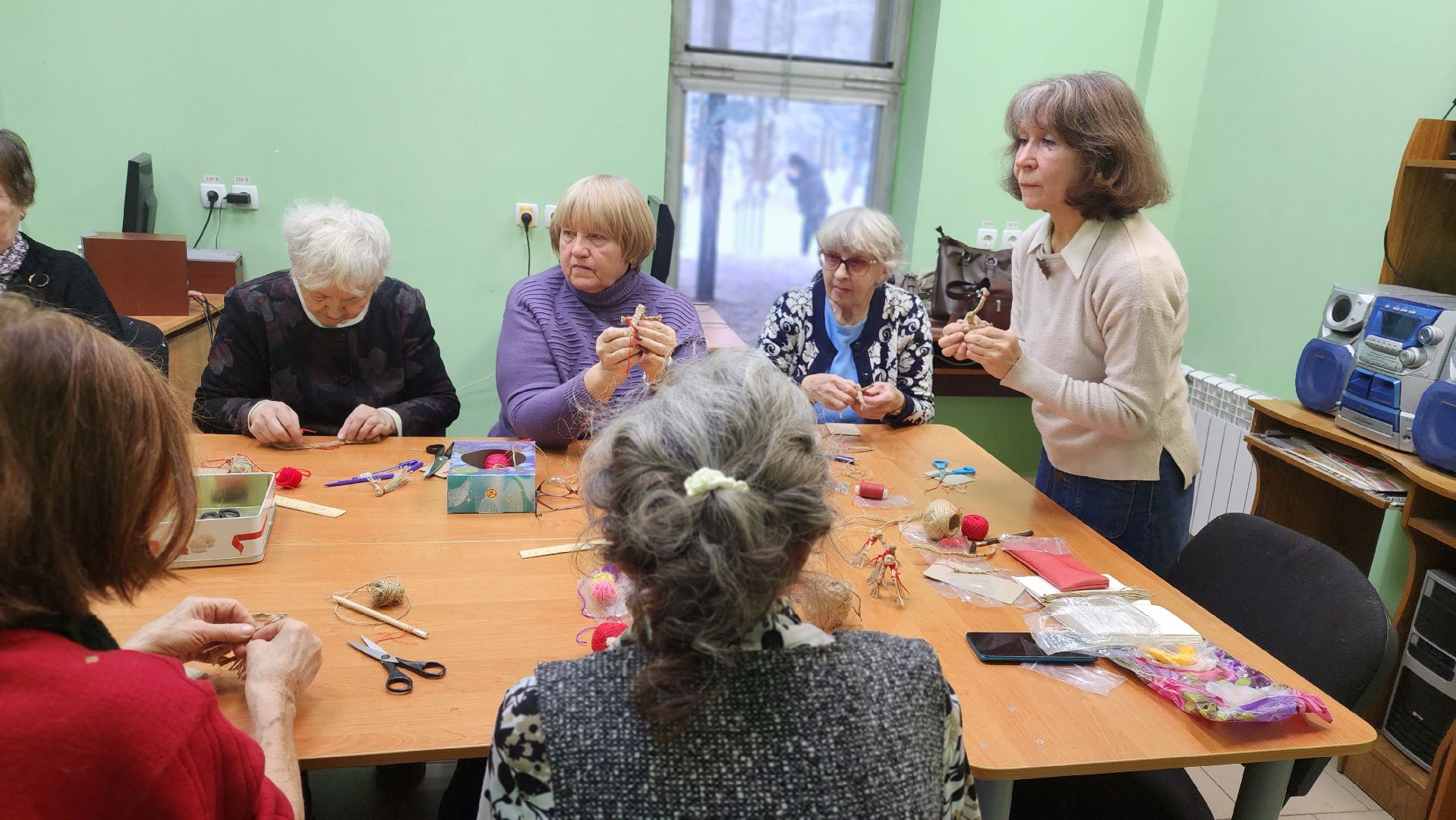 активное долголетие, рукоделие, долголеты, обереги для военнослужащих, протвино, центральная библиотека,