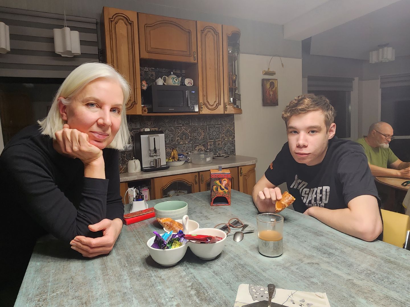 день матери, приемные дети,