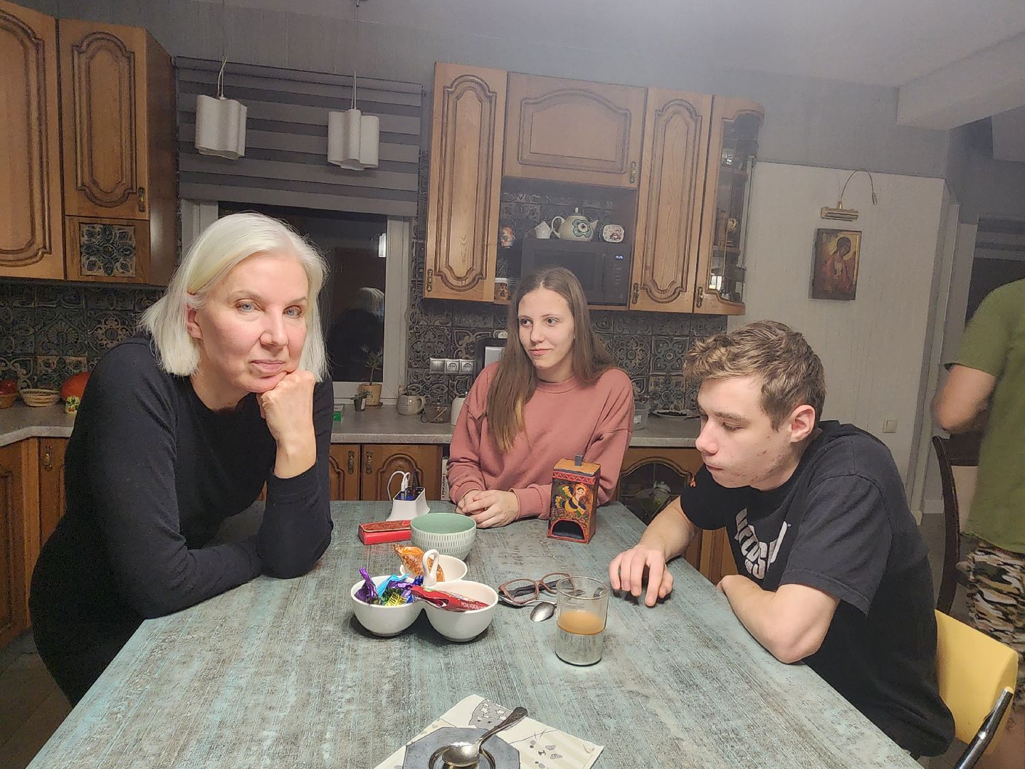 день матери, приемные дети,