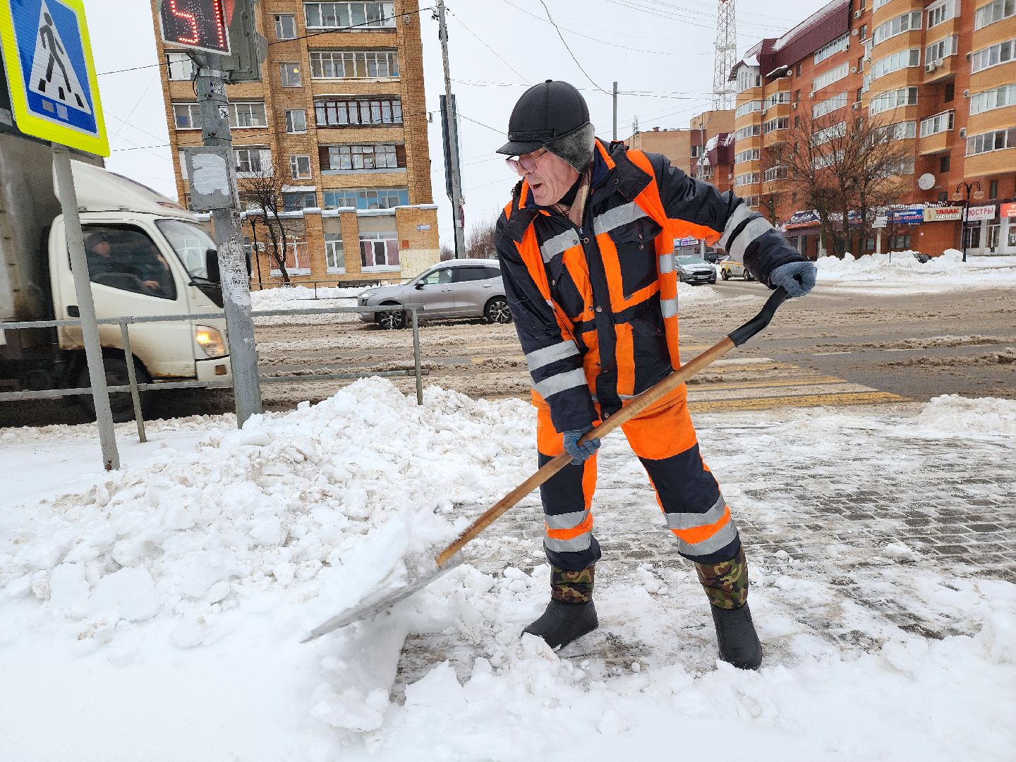 Серпухов, подмосковье, уборка снега, черная метель,