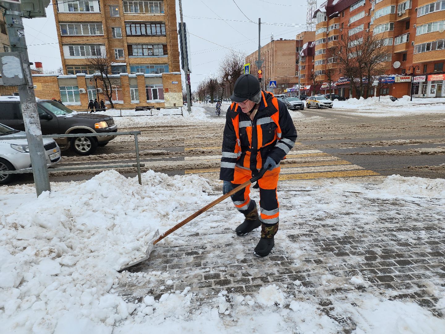 Серпухов, подмосковье, уборка снега, черная метель,