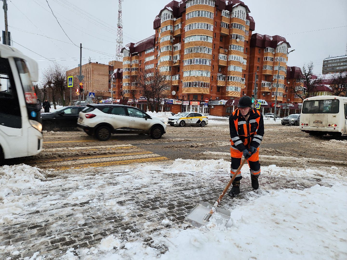 Серпухов, подмосковье, уборка снега, черная метель,