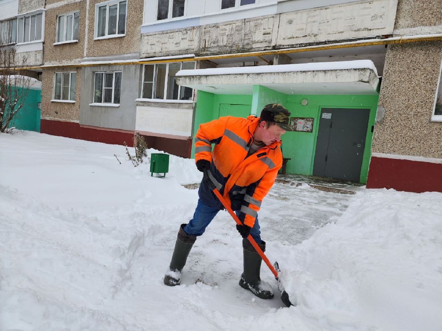 можайск, можайский городской округ, подмосковье, снегопад, последствия стихии, уборка снега, дворники, техника, глава, ЖКХ,