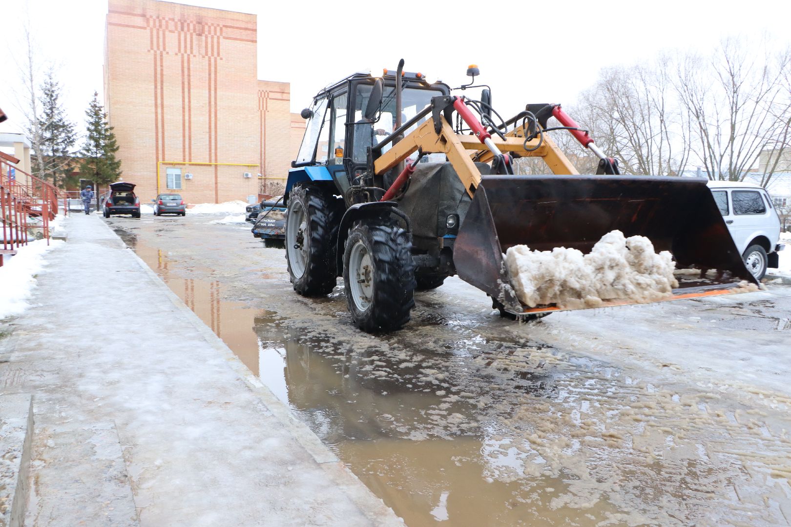 Серебряные Пруды, снегопад, дороги, дворовые территории,