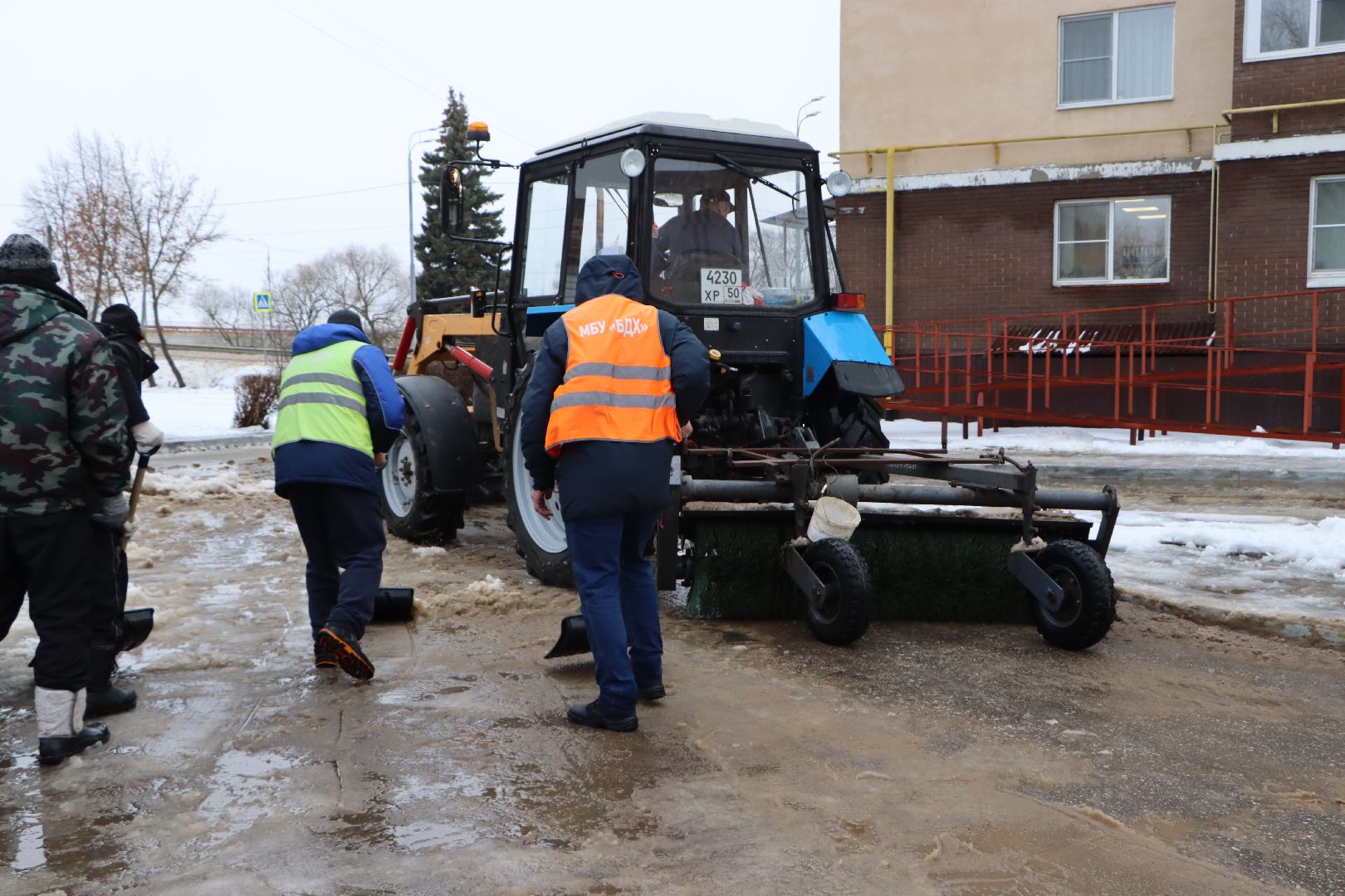 Серебряные Пруды, снегопад, дороги, дворовые территории,
