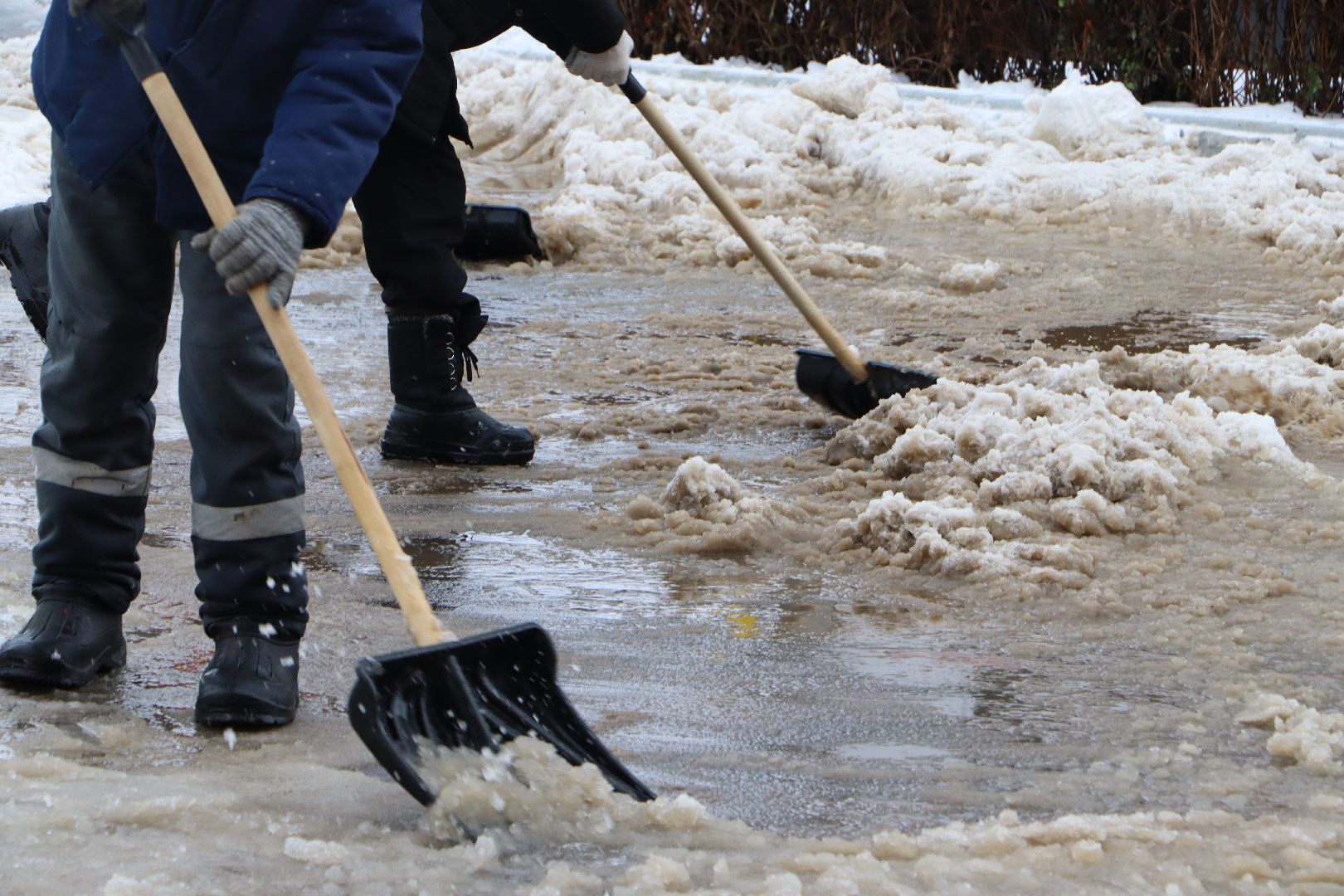 Серебряные Пруды, снегопад, дороги, дворовые территории,