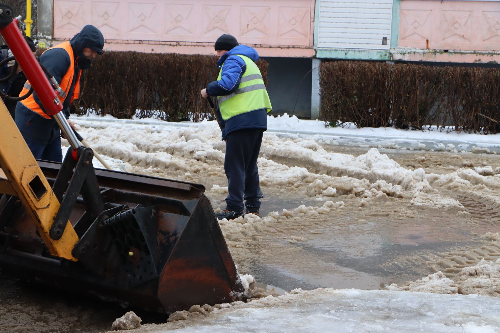 Серебряные Пруды, снегопад, дороги, дворовые территории,