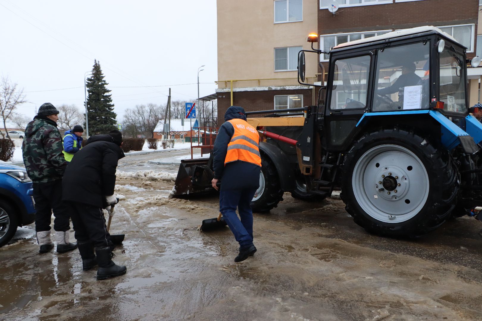 Серебряные Пруды, снегопад, дороги, дворовые территории,