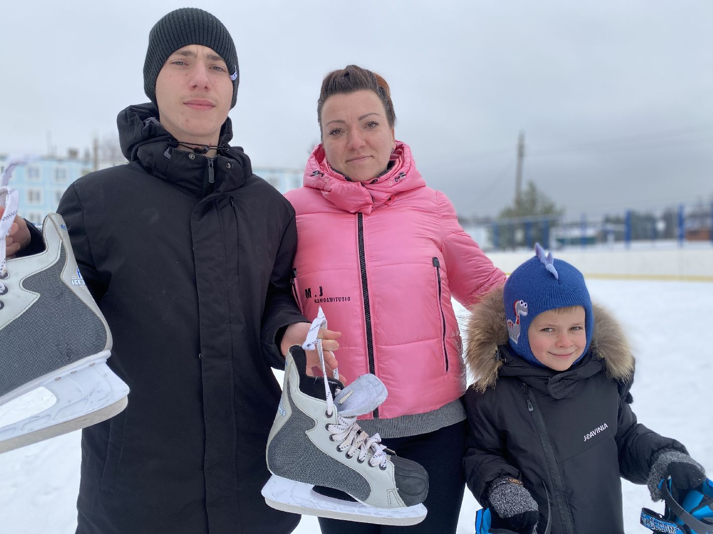 волоколамск, хоккеисты, хоккей, коньки, лед, зима в подмосковье, зимние виды спорта,