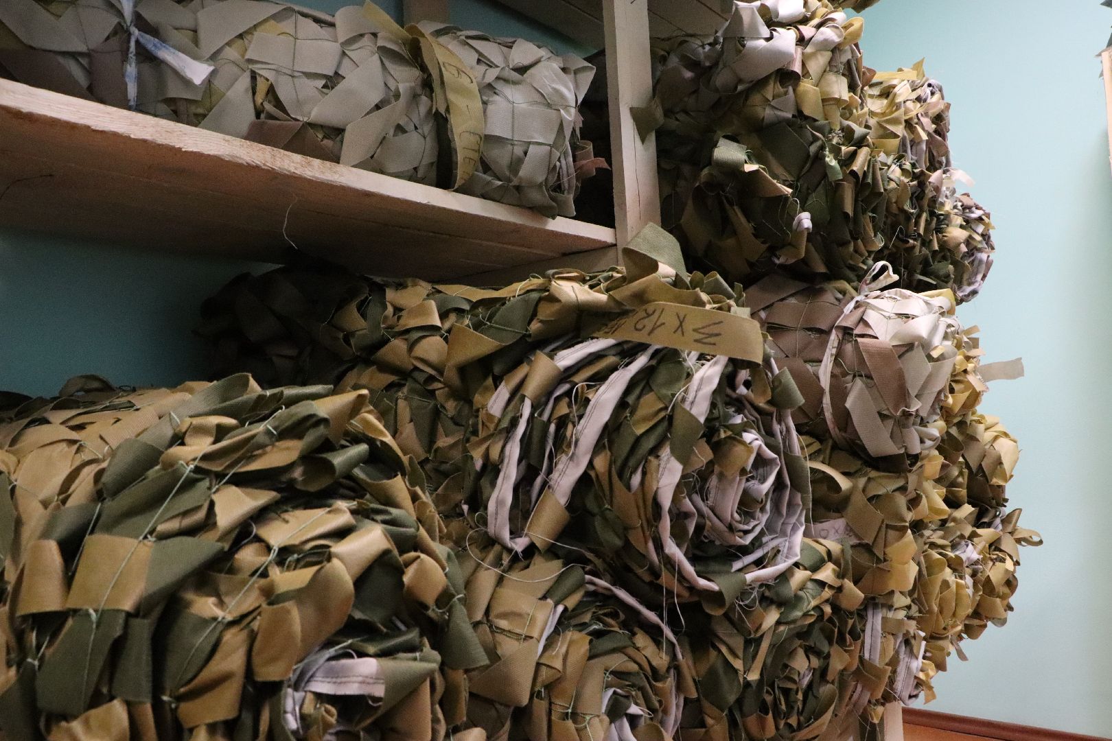 Серебряные Пруды, волонтеры, своих не бросаем, маскировочные сети,