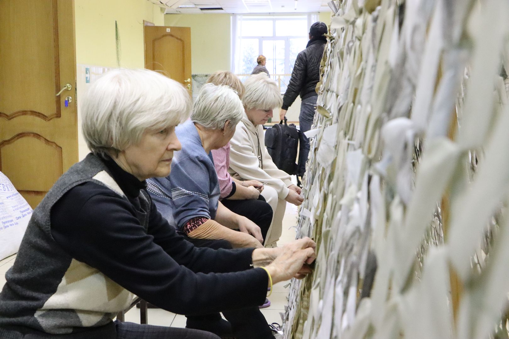 Серебряные Пруды, волонтеры, своих не бросаем, маскировочные сети,