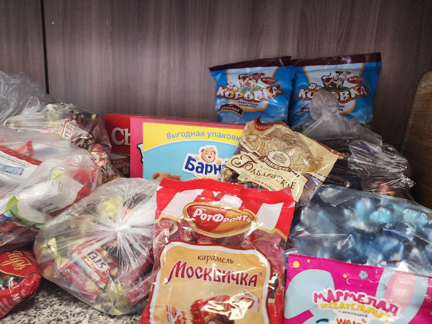 воскресенск, благотворительная акция, дети, новый год, подарки, конфеты,