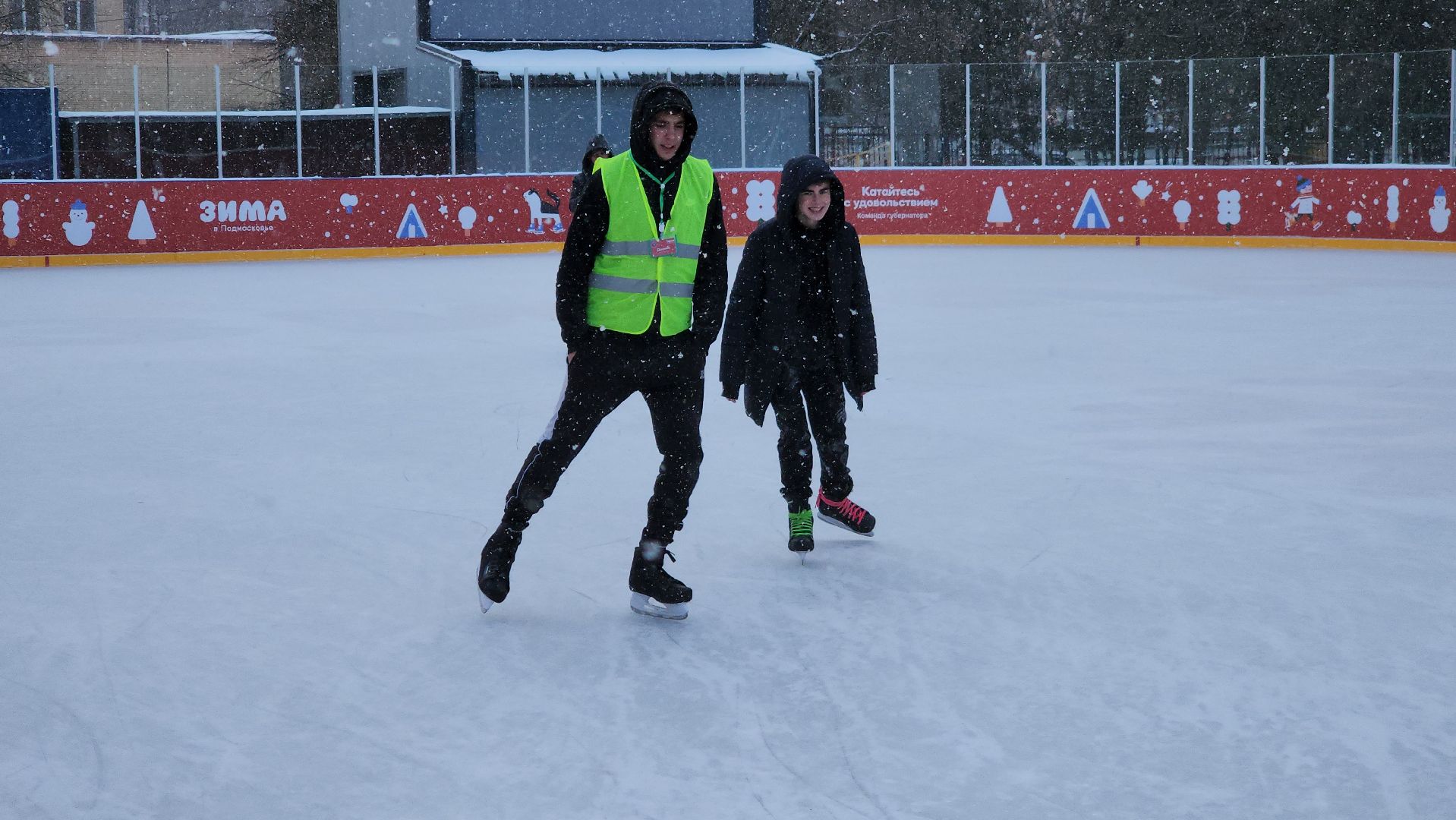 каток, серпухов, парк питомник, зима в подмосковье, коньки,