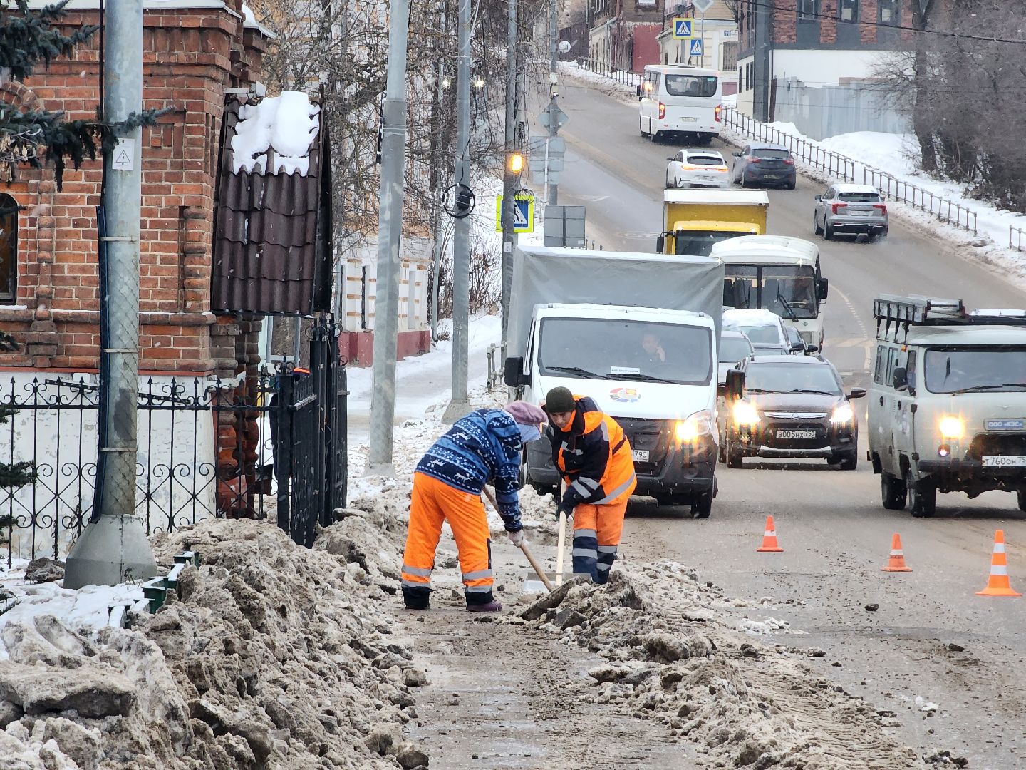 серпухов, подмосковье, убирают снег, грейдер, комбинат благоустройства,
