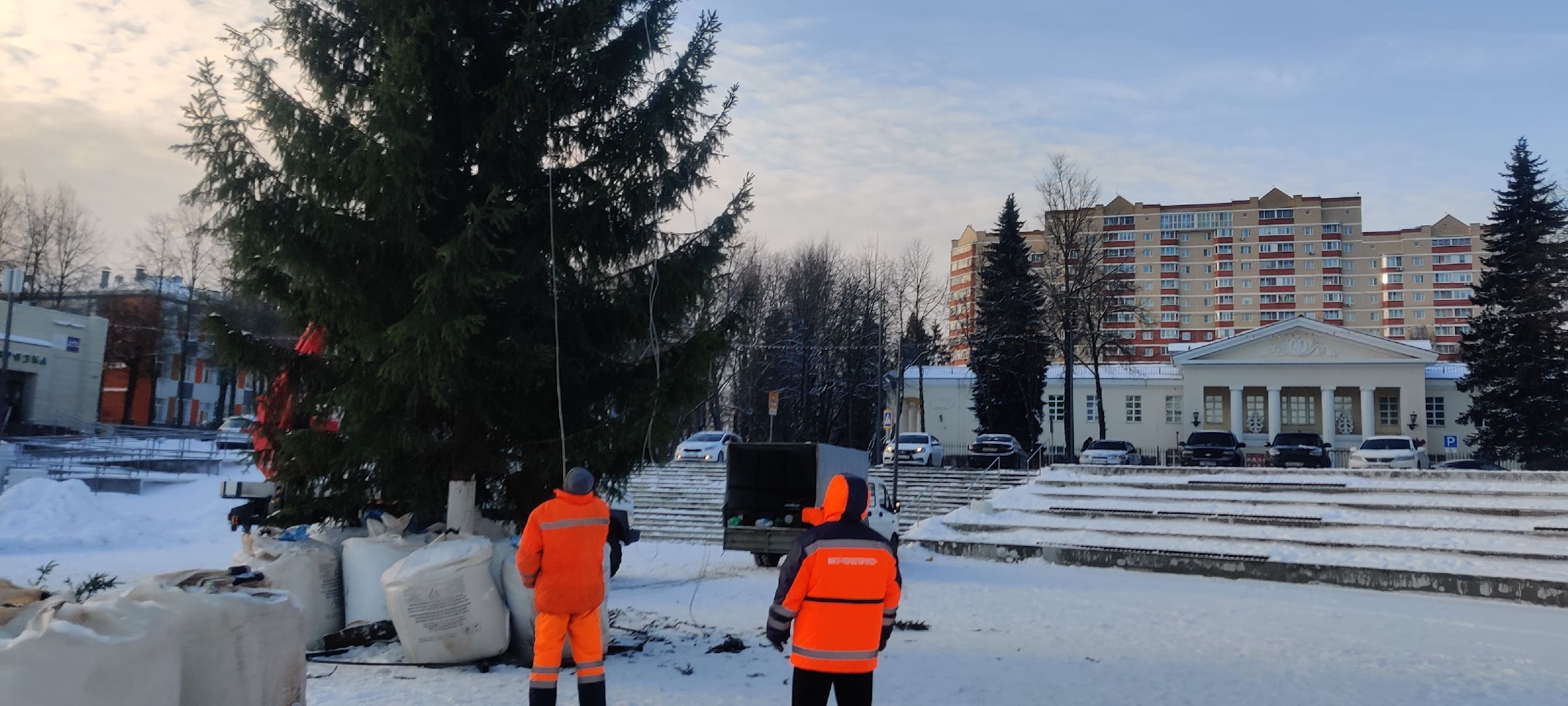 красноармейск, г.о. пушкинский, новогодняя ель, новогодние украшения,