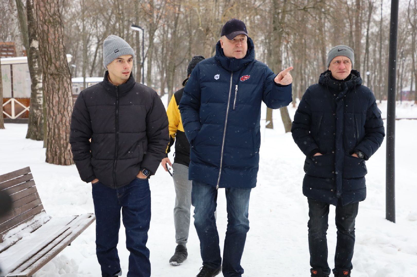 серпухов, глава серпухова, городские парки, снегопад, подготовка к праздникам,