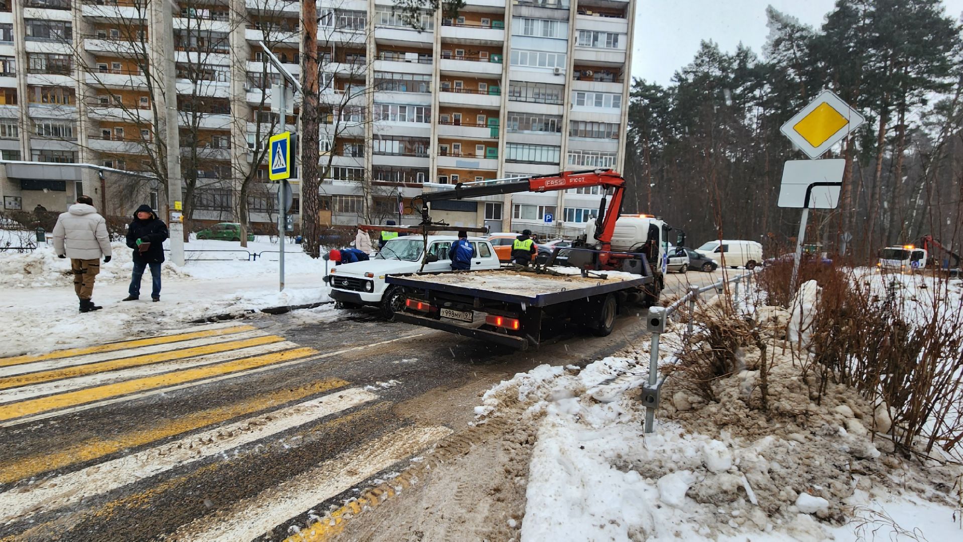 эвакуатор, госавтоинспекторы, протвино, рейд, незаконная парковка,