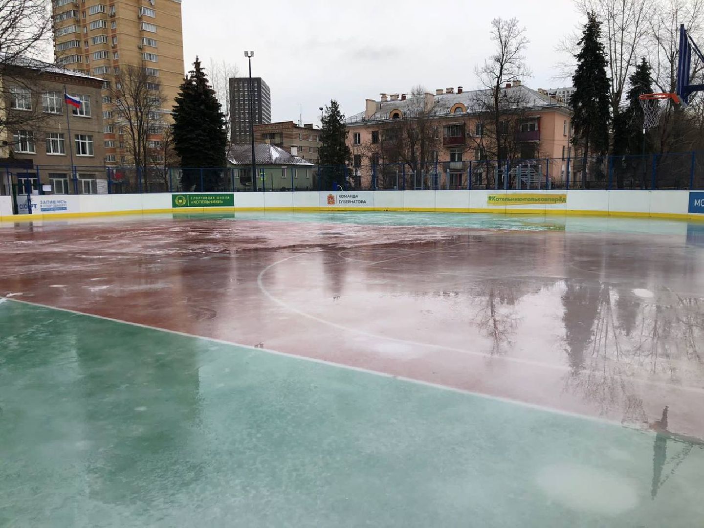 городские катки, заливка катков, кузьминский лесопарк, зима в подмосковье,