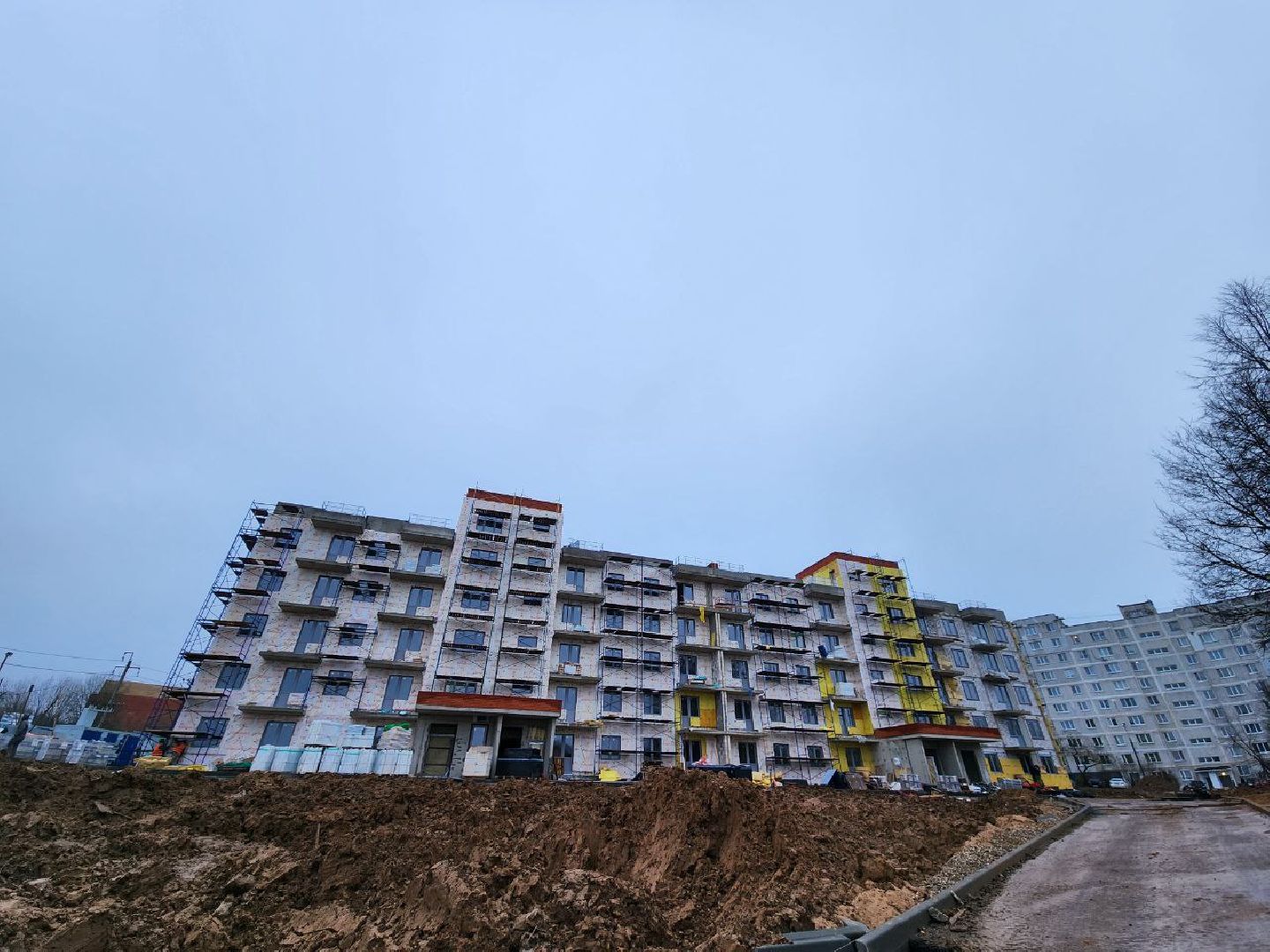 можайск, можайский городской округ, подмосковье, жители, аварийное жилье, дом, дом для переселенцев, аварийный дом, строительство, ключи,