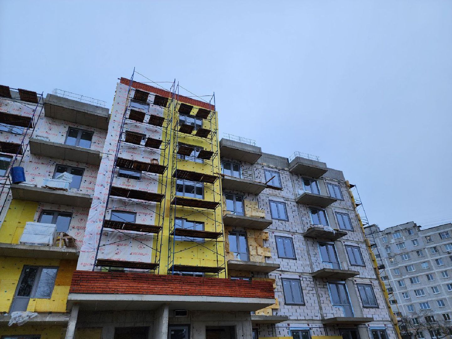 можайск, можайский городской округ, подмосковье, жители, аварийное жилье, дом, дом для переселенцев, аварийный дом, строительство, ключи,