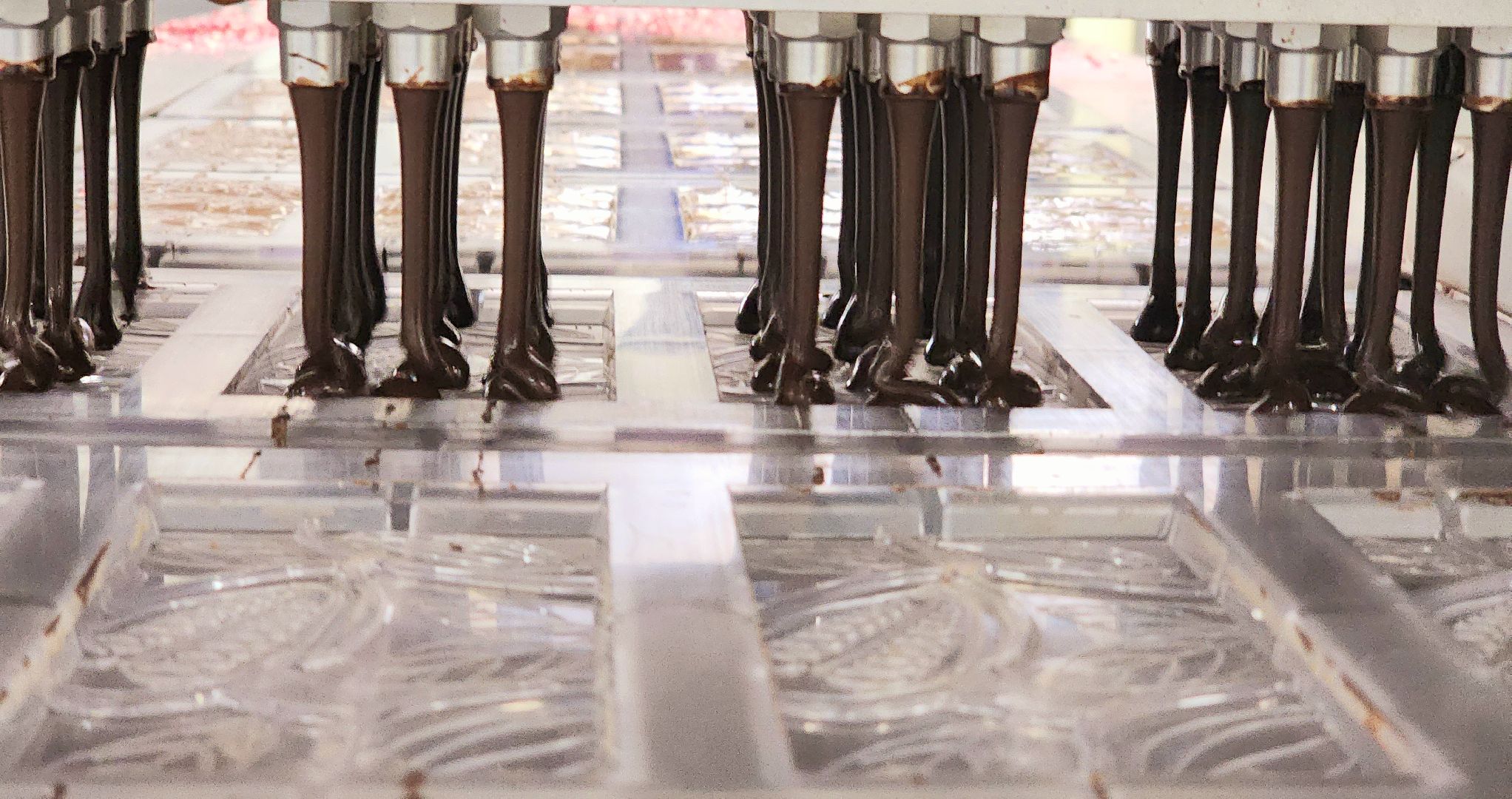 домодедово, Шоколадница, Подмосковье, Концерн Шоколадница, Экономика округа, город Домодедово, Округ Домодедово, Сладости, Шоколадный цех, Новогодний подарок, Сладкий подарок, Премиум шоколад, шоколадные плитки, Домодедовские сладости, Глазурь, начинка, Международная арена, ОАЭ, Дубай, цех производства, Производственный цех, СТМ, лицензионная продукция,