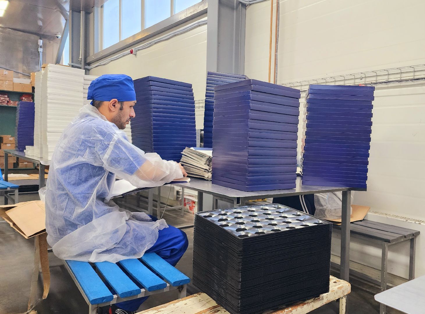 домодедово, Шоколадница, Подмосковье, Концерн Шоколадница, Экономика округа, город Домодедово, Округ Домодедово, Сладости, Шоколадный цех, Новогодний подарок, Сладкий подарок, Премиум шоколад, шоколадные плитки, Домодедовские сладости, Глазурь, начинка, Международная арена, ОАЭ, Дубай, цех производства, Производственный цех, СТМ, лицензионная продукция,