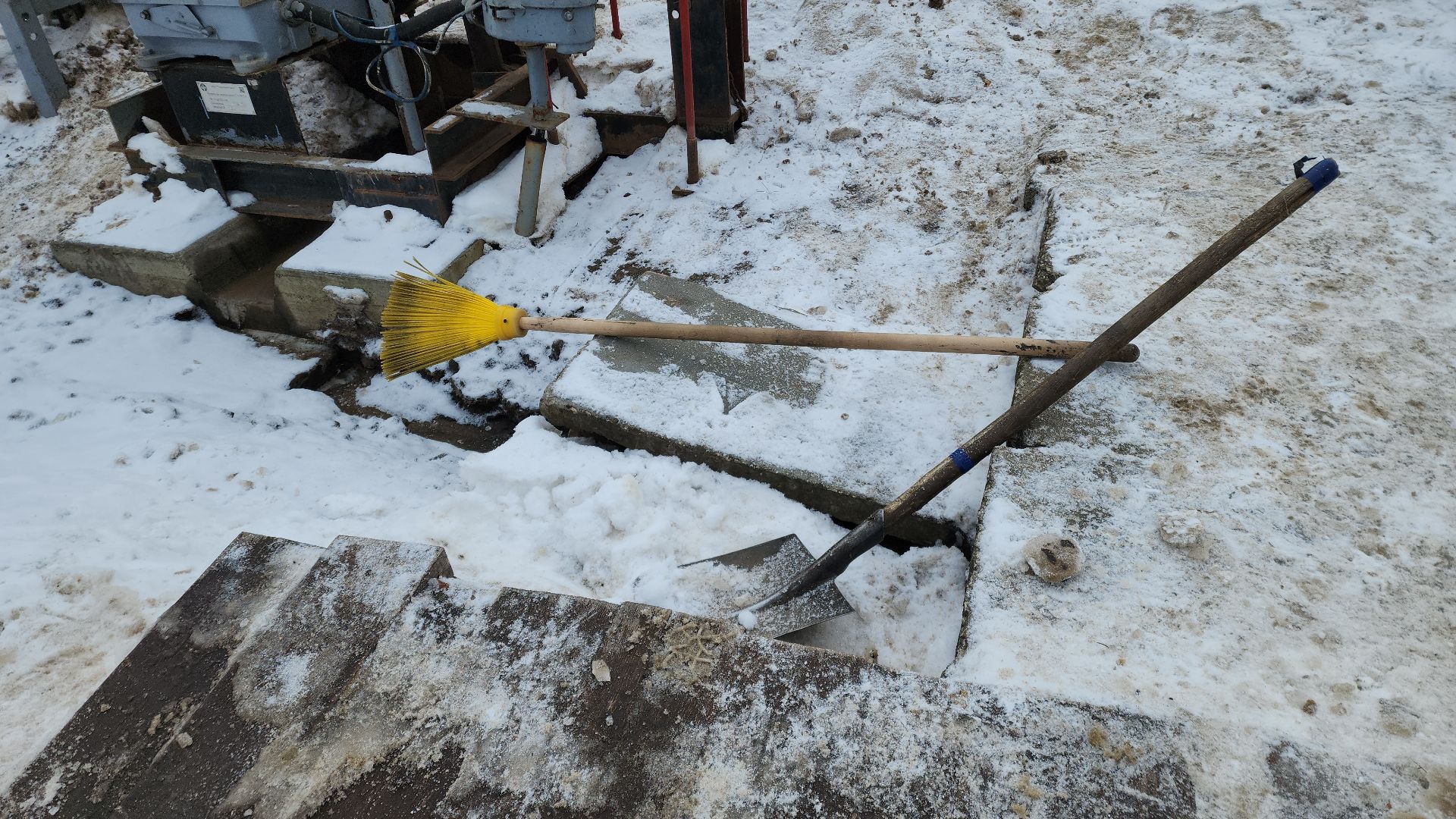 электросталь, железная дорога, платформа, платформа Машиностроитель, уборка, уборка общественных территорий, уборка снега, уборка территорий, ржд, станция, безопасность,