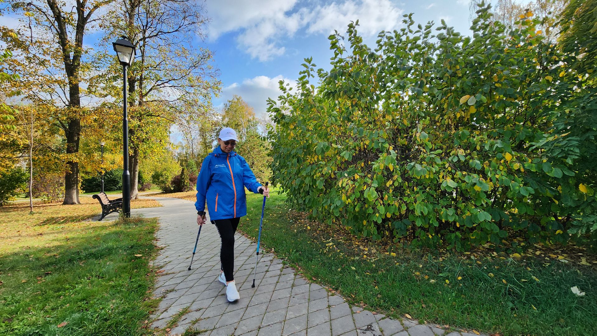активное долголетие, марафон северной ходьбы, человек идущий, проект губернатора, Лосино-Петровский, Подмосковье,