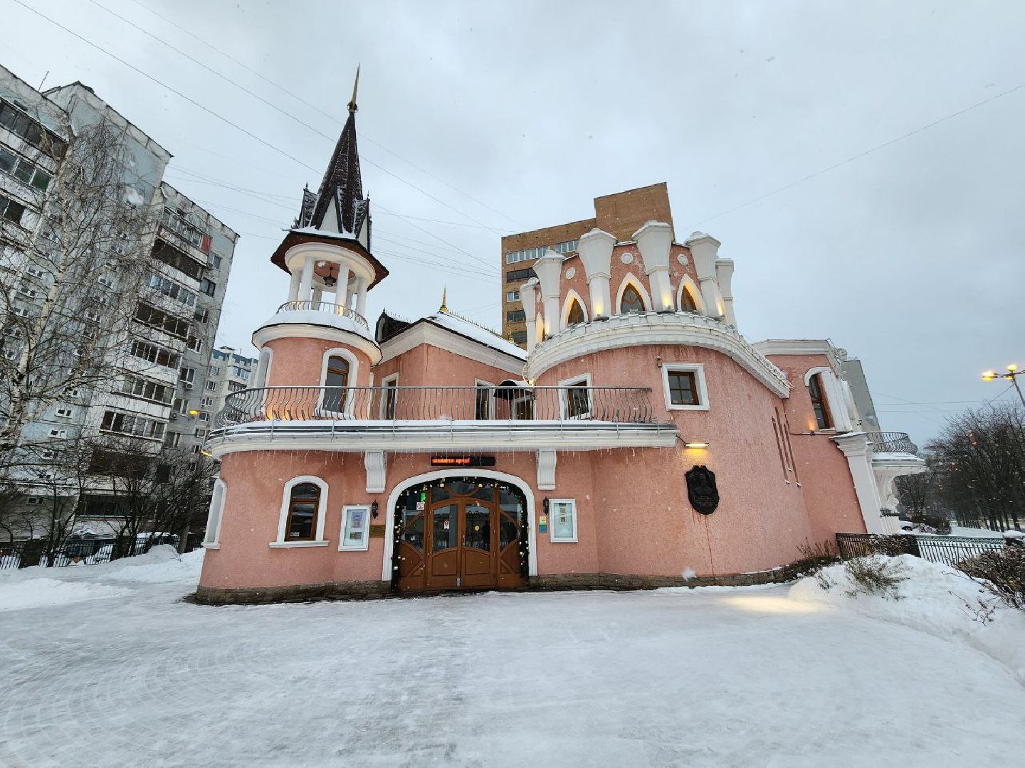 Мытищи, Театр кукол Огниво, Станислав Железкин, Александр Едуков, Алексей Гущук, Заслуженный артист России, Президент,