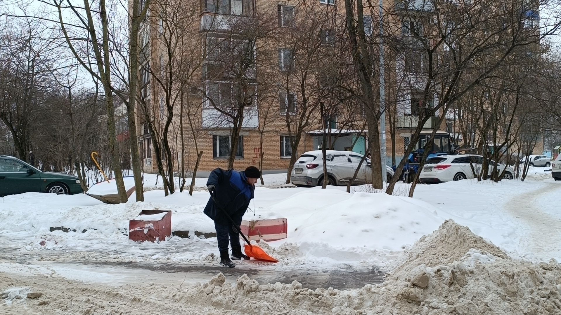 уборка снега, уборка дворов, лобня,