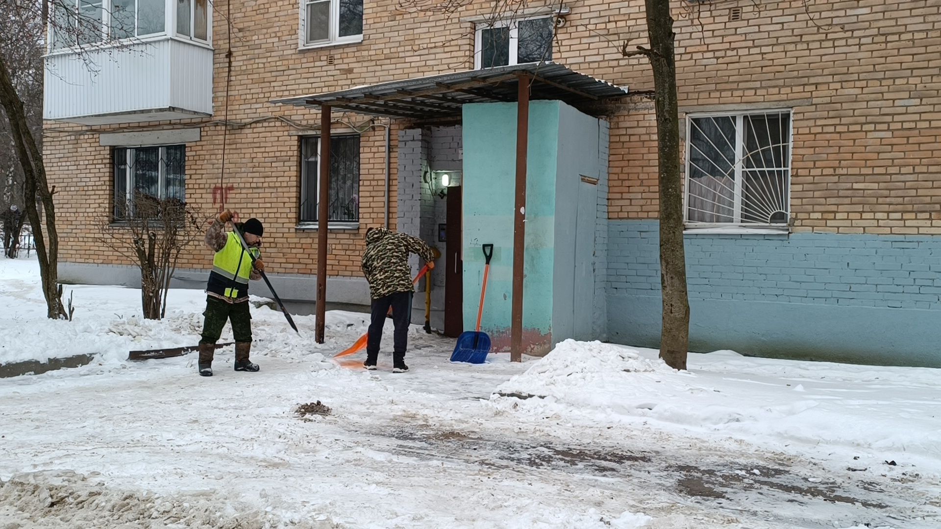 уборка снега, уборка дворов, лобня,