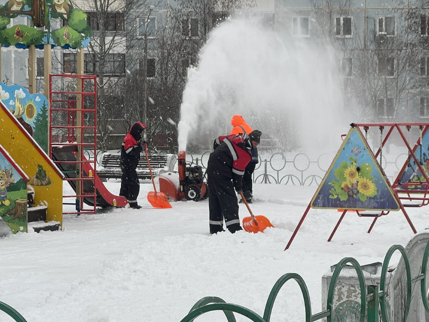 Солнечногорск, Жители, уборка дворов, уборка снега, уборка дорог,